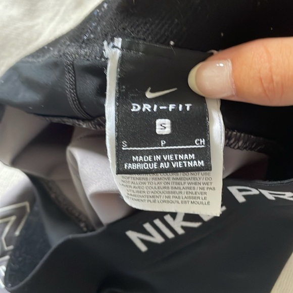 small but can fit xs nike pros gray and black worn 3-4 times great condition - Picture 3 of 3
